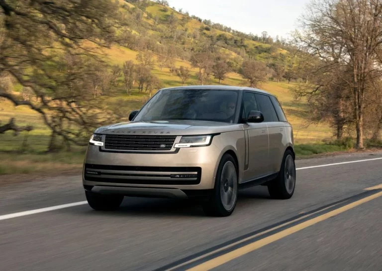 Land Rover y su jugada maestra para aleccionar a los conductores de híbridos enchufables