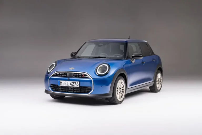 La familia crece con el Mini Cooper 5 puertas, el equilibrio entre espacio y agilidad