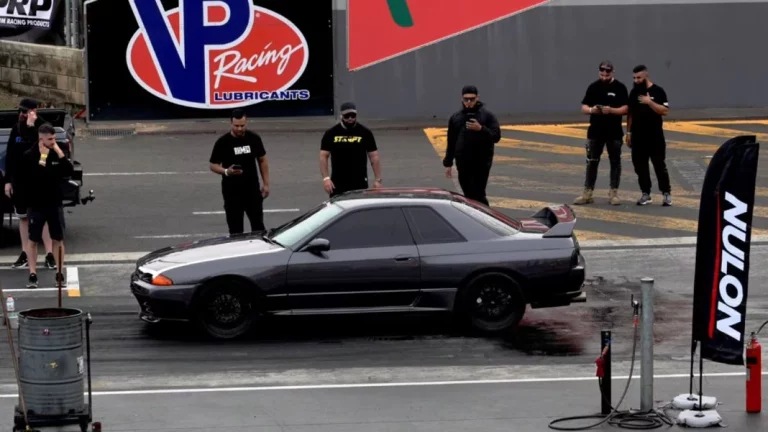 Este Nissan GTR tiene más de 1.800 CV de potencia. Y es endemoniadamente rápido