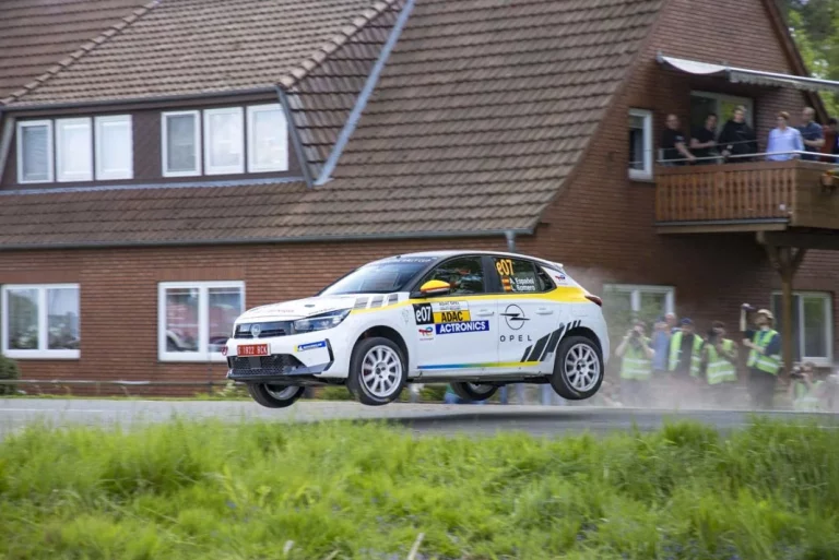 La apuesta de Opel España por electrificar los rallys empieza a dar sus frutos