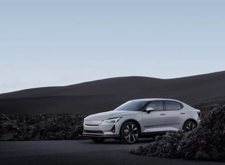 El Polestar 2 estrena las mejoras de 2025