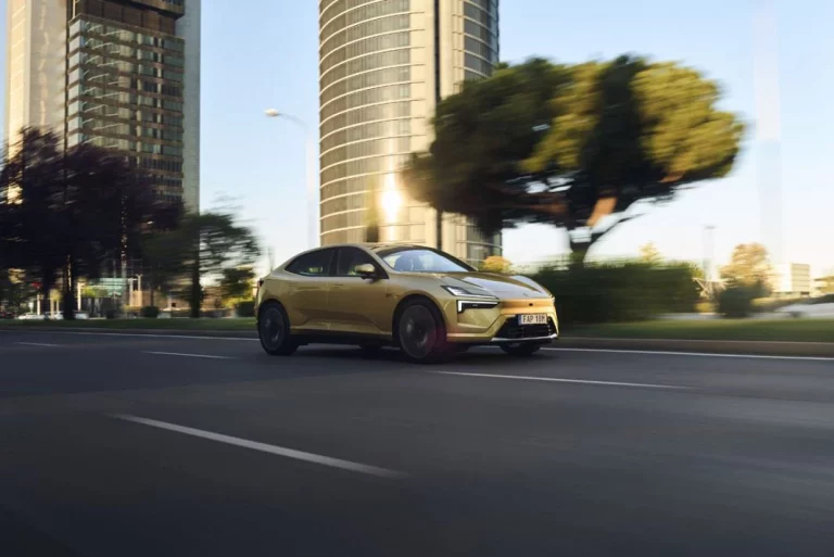 Probamos el Polestar 4: el coupé de la movilidad eléctrica emocionante