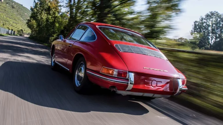 Del ‘agotado’ Porsche 356 al icono 911. Una historia de éxito