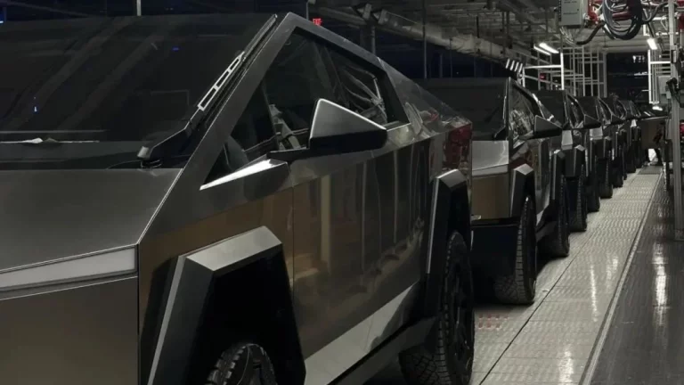 Todos estos Tesla Cybertruck tienen el cartel de ‘se vende’