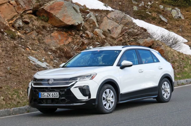 La nueva generación del Volkswagen T-Roc, cazada en fase de pruebas