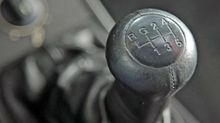 Adivina adivinanza: ¿Qué coche tiene 1ª, 2ª, 3ª, 4ª, 5ª y G en su cambio manual?