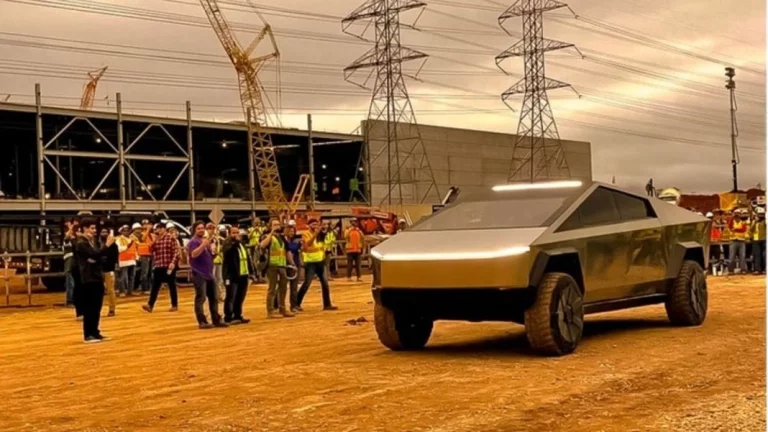 ¿Qué esconde el Cybertruck? Ni Tesla quiere comprar sus propios pick-up eléctricos