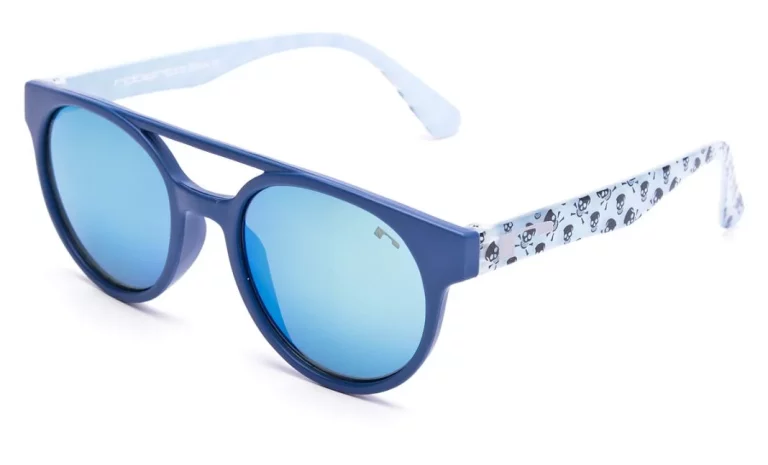 ¡Mucho ojo! Si utilizas estas gafas de sol la Guardia Civil de Tráfico te multará con 200 euros