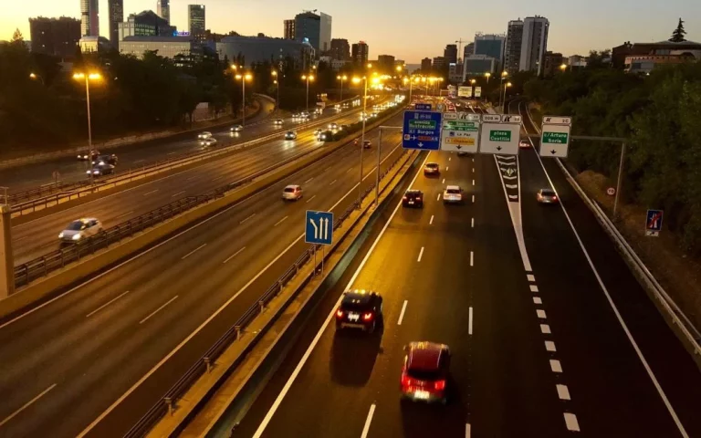 ¿Puedo circular por la M-30 o por la M-40 si mi coche no tiene etiqueta? La DGT zanja la polémica