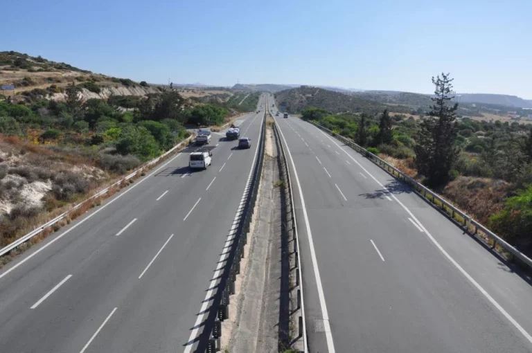 Carretera 2+1: La nueva señal que estrena la DGT y que te afecta de manera directa