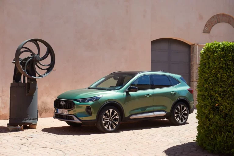 Primera prueba del Ford Kuga 2024: El coche que quiere agradar a todos