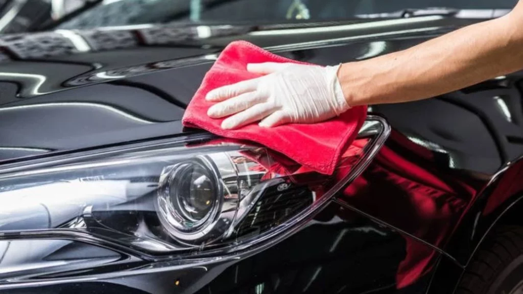 Detailing: ¿Sirve encerar tu coche? Los beneficios de hacer esto periódicamente