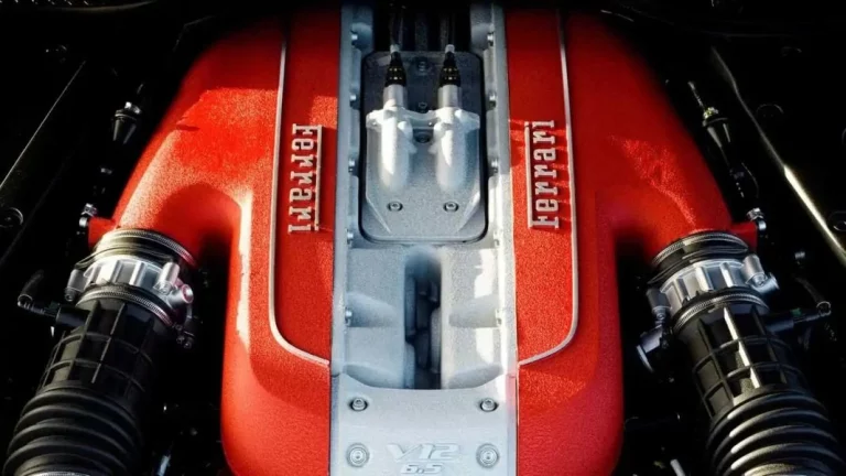 El truco que Ferrari se saca de la manga para que sus V12 sean inmortales