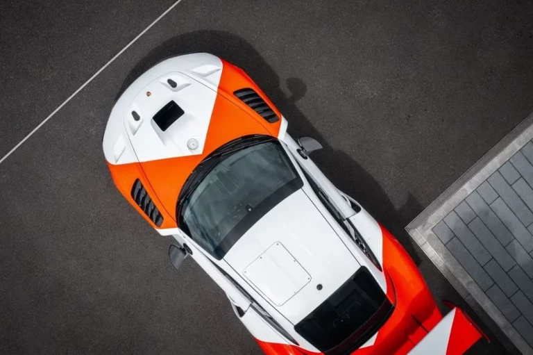Lanzante pone matrícula al salvaje Porsche 935