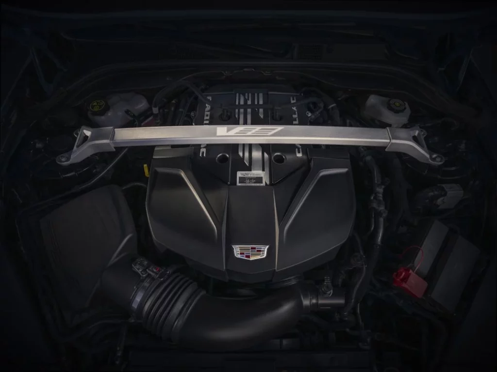 Sedán, V8 y manual: El Cadillac CT5-V Blackwing deshoja la margarita 3 Motor16 2024 Cadillac CT5-V Blackwing Precision Package. Imagen motor.