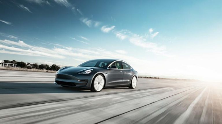 El Tesla Model 3 lidera las ventas de coches eléctricos en España en 2024