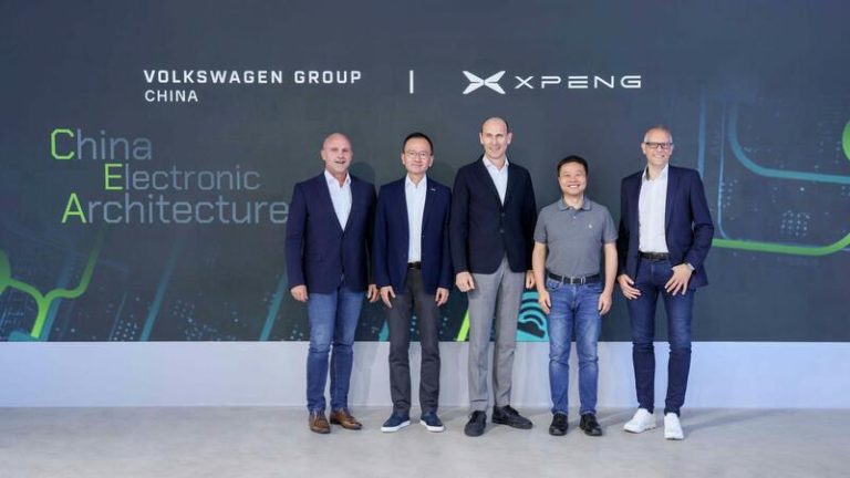 Volkswagen y Xpeng dan forma su alianza con eléctricos que llegarán en 2026