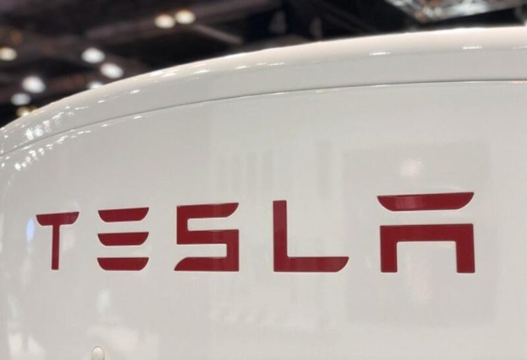 Tesla recorta su beneficio un 11%: Y así se han comportado sus accionistas