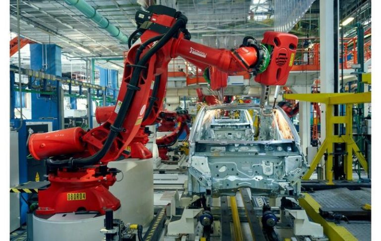 One Equity adquiere Comau: Nueva era en automatización industrial