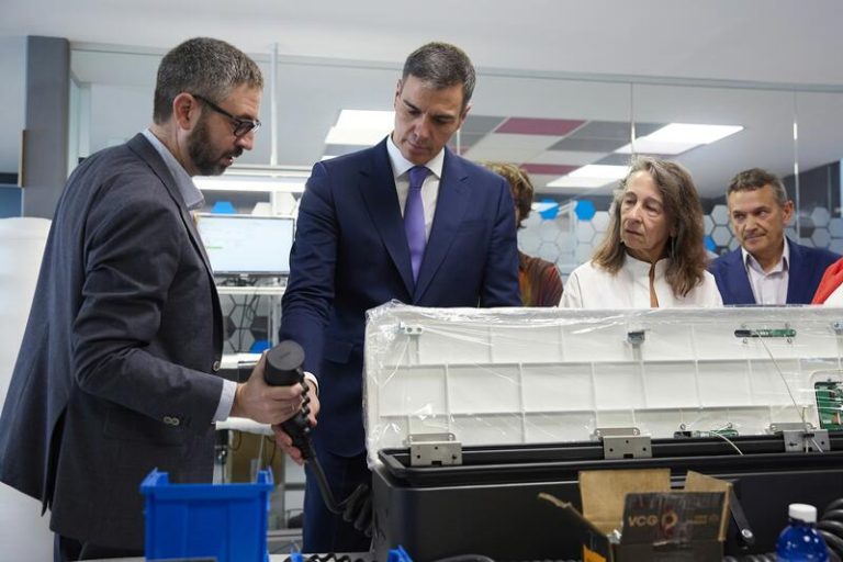 Pedro Sánchez visita Veltium, pionero en sistemas de recarga de vehículos eléctricos