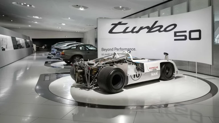 Una exposición repasa 50 años de Porsche Turbo