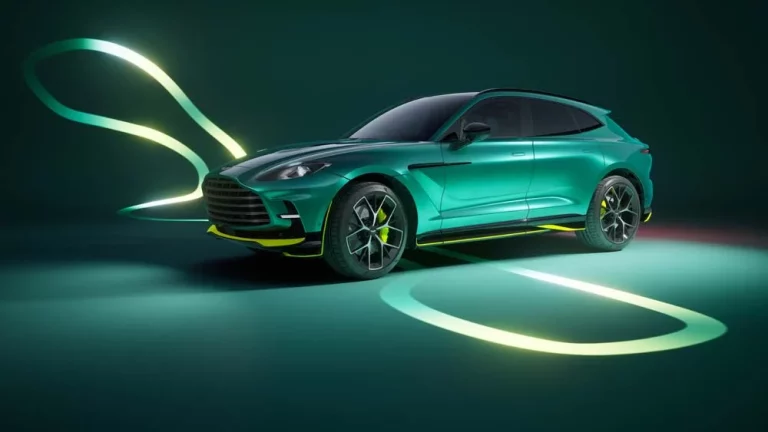 Aston Martin DBX707 AMR24, un SUV de ultralujo con motivo de la Fórmula  1