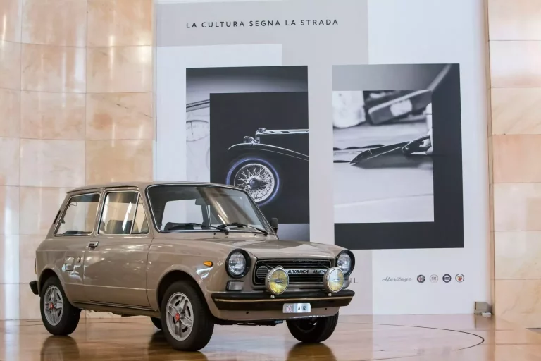 Italia quiere expropiar dos marcas de coches a Stellantis para ofrecérselas a un fabricante chino