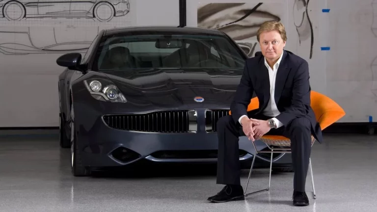 El CEO de Fisker se baja el sueldo a un 1 dólar para ayudar en la bancarrota de la compañía