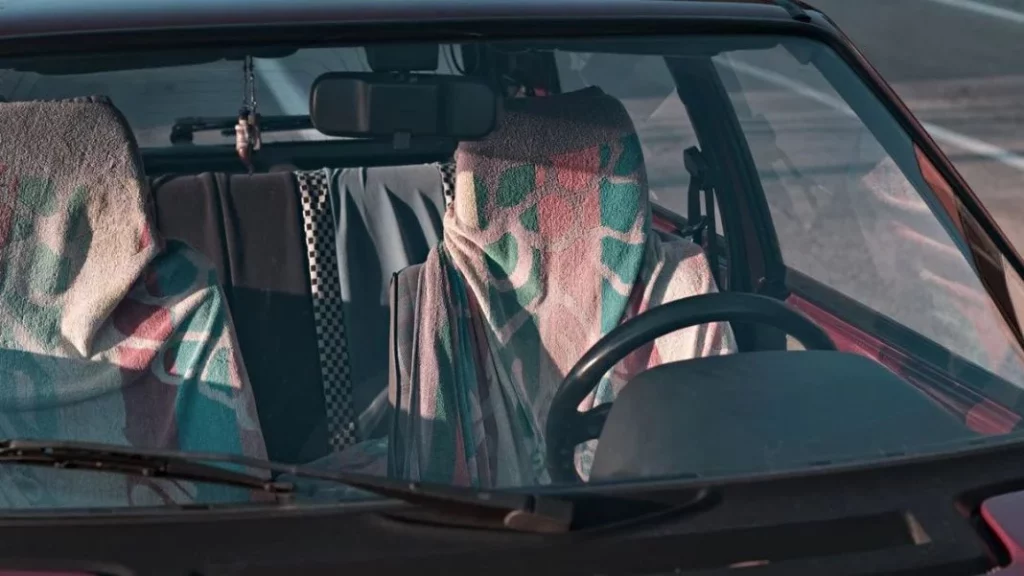 Protege tu asiento de las lluvias. Decathlon tiene la funda perfecta por menos de 25 euros 2 Motor16 toalla en el asiento