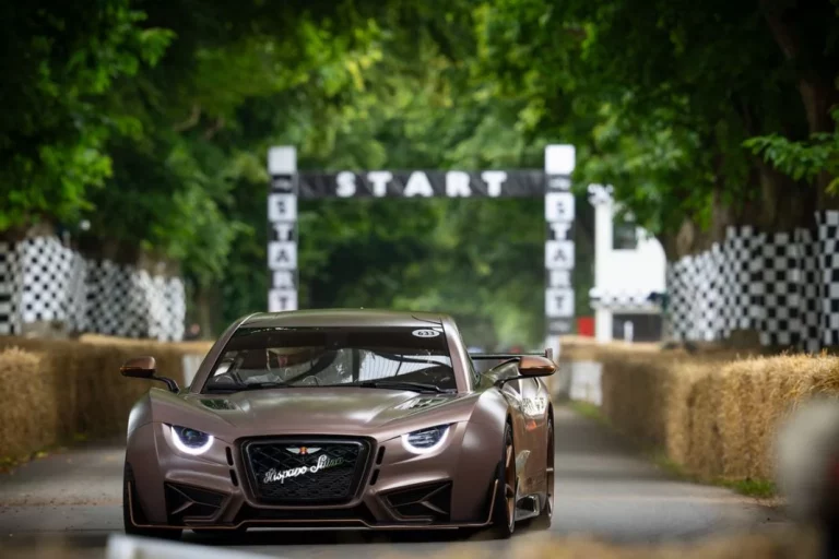 El Hispano Suiza Carmen Sagrera brilla entre los hiperdeportivos en  Goodwood
