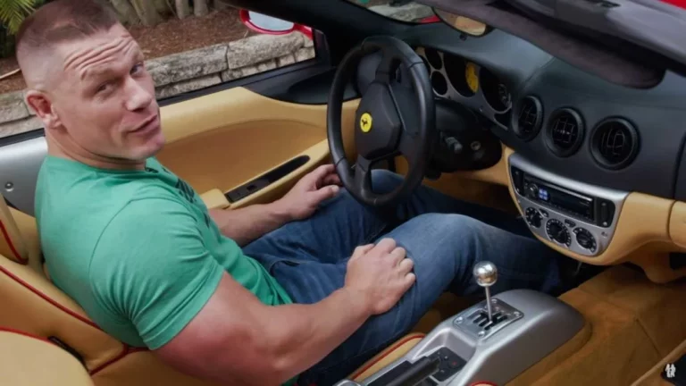 John Cena deja la WWE y se consuela conduciendo este deportivo de 300.000 euros