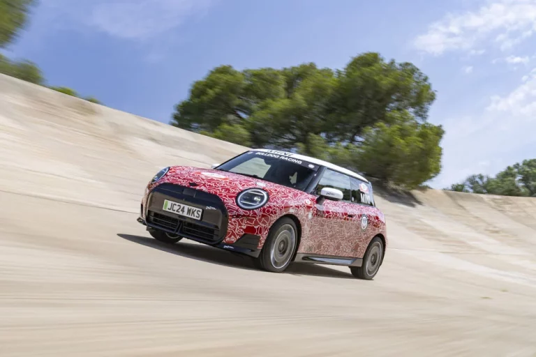 El primer Mini JCW eléctrico debuta en Goodwood