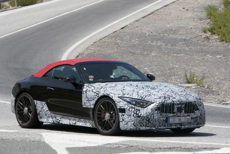 Mercedes-Maybach SL 2025: Fotos espía del descapotable más lujoso de Mercedes