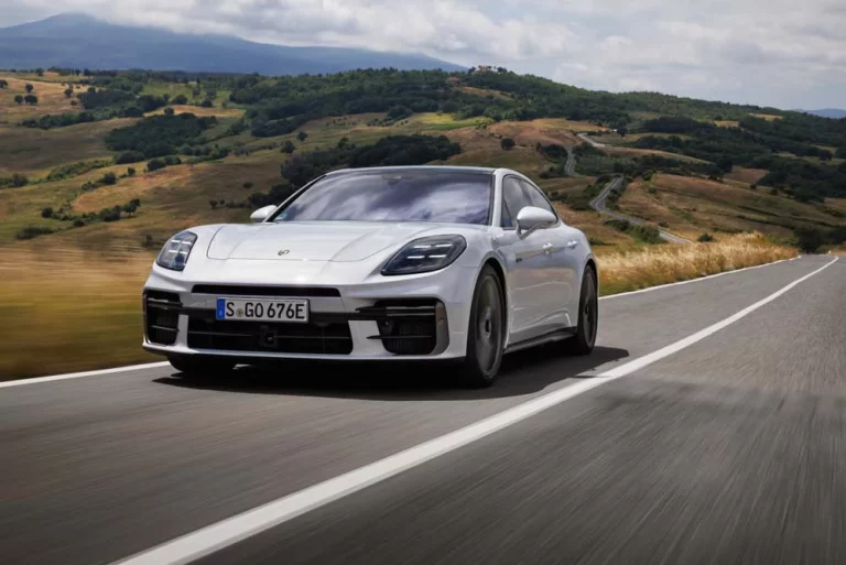 El Porsche Panamera incorpora nuevas versiones de alto rendimiento