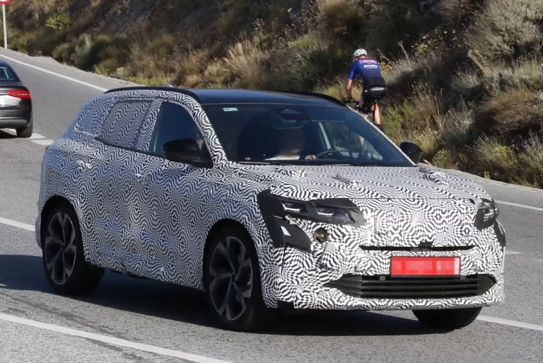 El nuevo Renault Austral ya está en la carretera