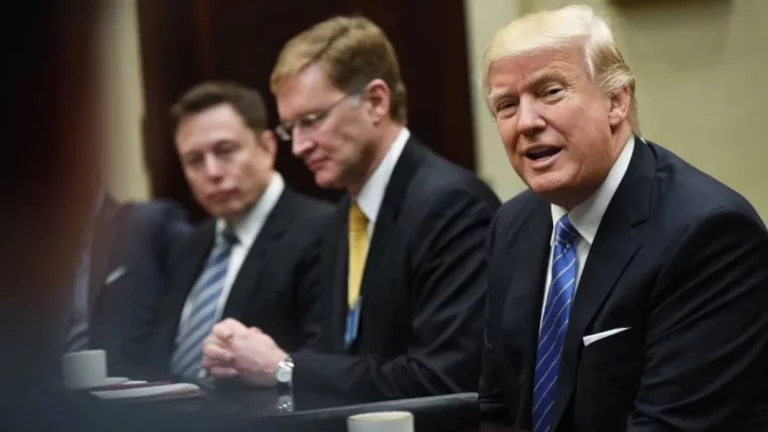 Trump se posiciona en contra de los coches eléctricos y Elon Musk lo desmiente