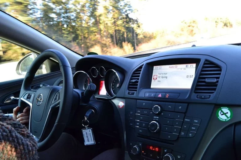 ¿A qué edad se puede sacar el carnet de coche?