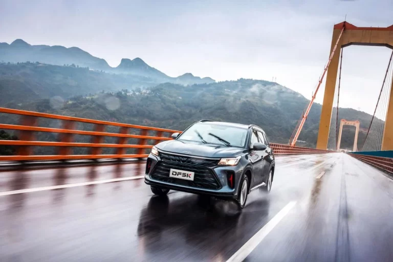 El nuevo DFSK 600 ofrece siete plazas en formato SUV