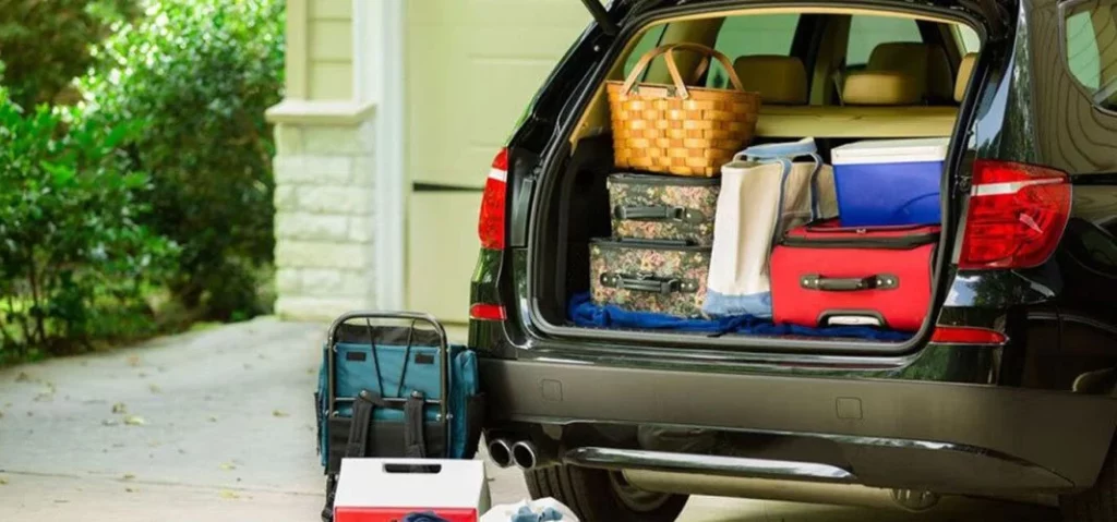 equipaje maletero maletas coche viaje Motor16