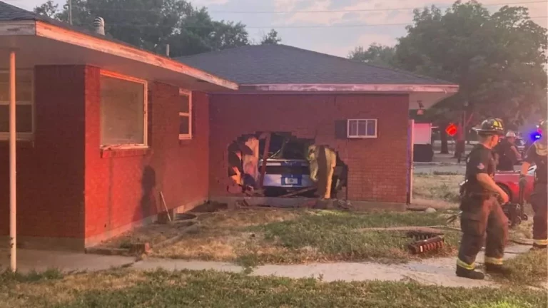 El extraño lugar donde un joven ‘piloto’ decidió aparcar su Ford Mustang GT