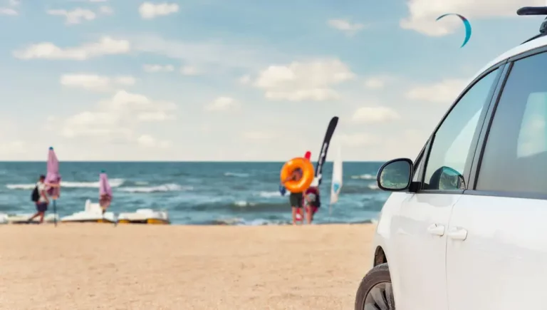 Ojo con dónde o cómo aparcas, estas son las multas más comunes del verano