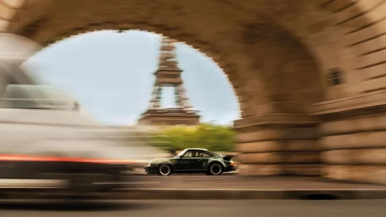 El mítico Porsche 911 Turbo 930 regresa a París para celebrar su 50º cumpleaños