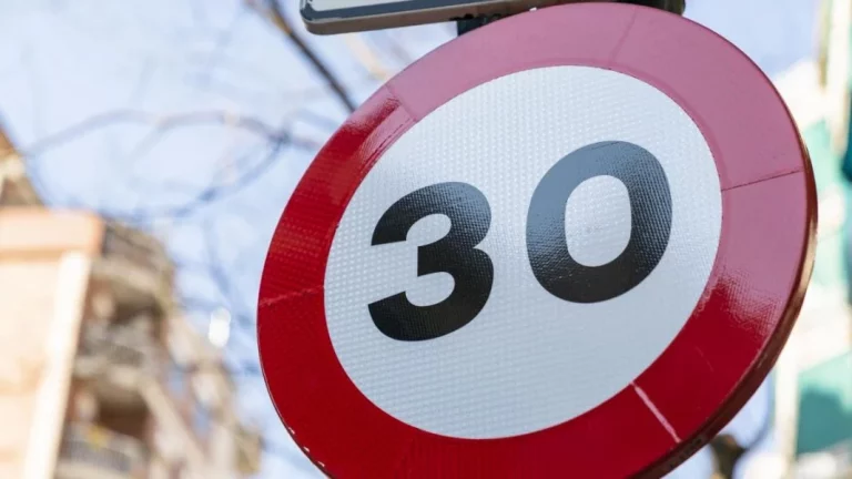 La DGT caza a este conductor a 223 km/h… esto es lo que le espera