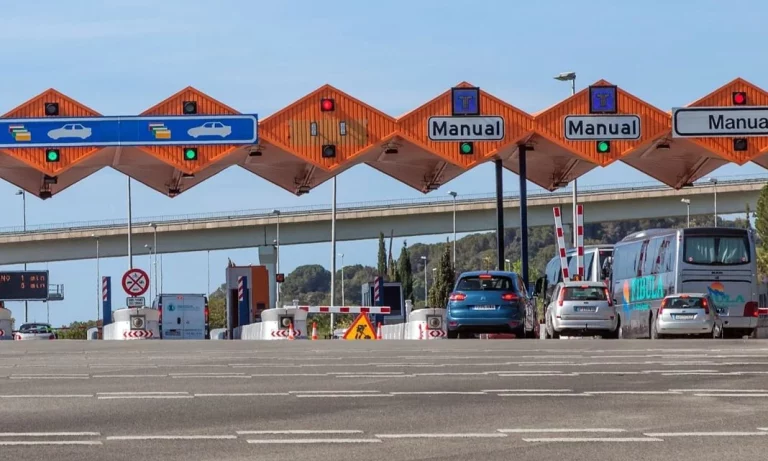 En esta carretera de peaje española no hay cabinas de pago: Y las multas a los analógicos están al caer