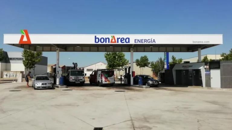 ¿Merece la pena echar gasolina en el supermercado o la puedo liar?