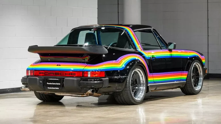 Este colorido Porsche 911 Targa está muy cerca de un moderno ‘nueveonce’