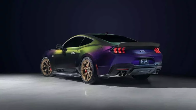 El Ford Mustang más colorido de la historia lo firma RTR. Y ojo a su precio