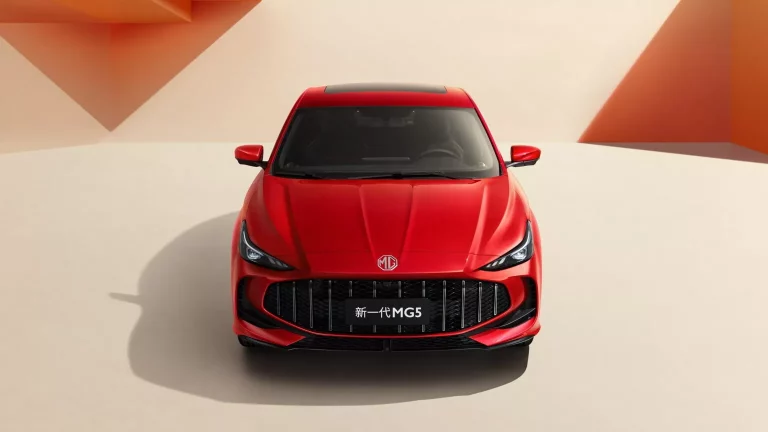 En China el MG5 se pone al día para seguir por debajo de los 10.000 euros