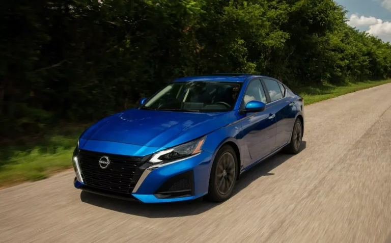 El Nissan Altima reestructura su gama para una nueva temporada: ¿La última?