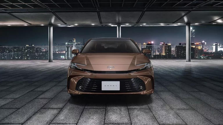 Un Toyota Camry con motor de gasolina ‘a secas’ es posible